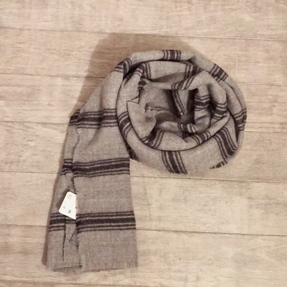 ZARA Women's Striped Scarves:Grey - Picture 6 of 6